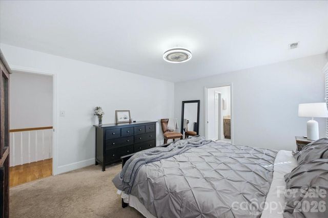 10141 Hanover Glen Road, Charlotte, NC 28210