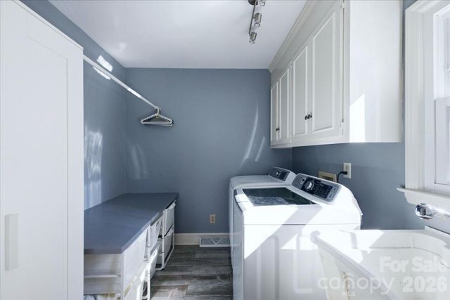 10141 Hanover Glen Road, Charlotte, NC 28210