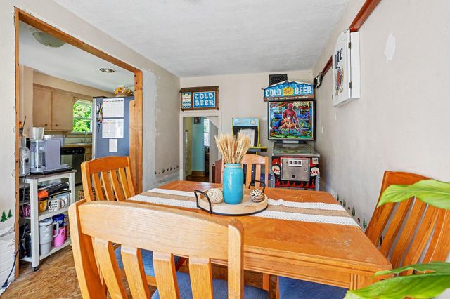 1124 Lakeview Drive, Portage, MI 49002