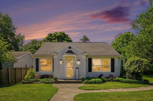 1124 Lakeview Drive, Portage, MI 49002