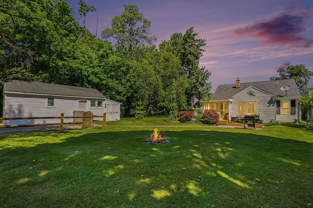 1124 Lakeview Drive, Portage, MI 49002