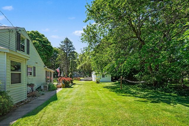1124 Lakeview Drive, Portage, MI 49002