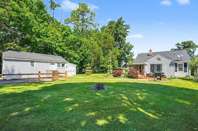 1124 Lakeview Drive, Portage, MI 49002