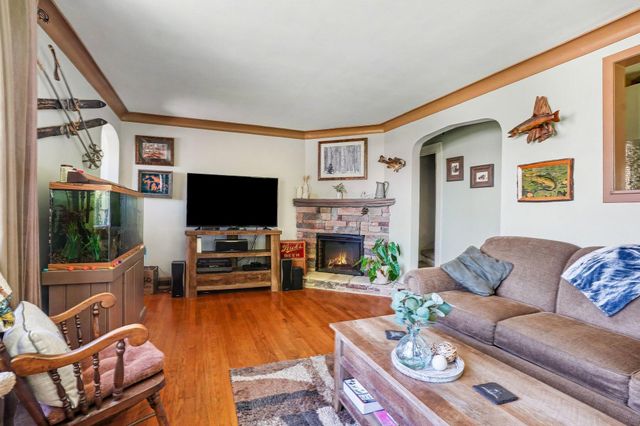 1124 Lakeview Drive, Portage, MI 49002