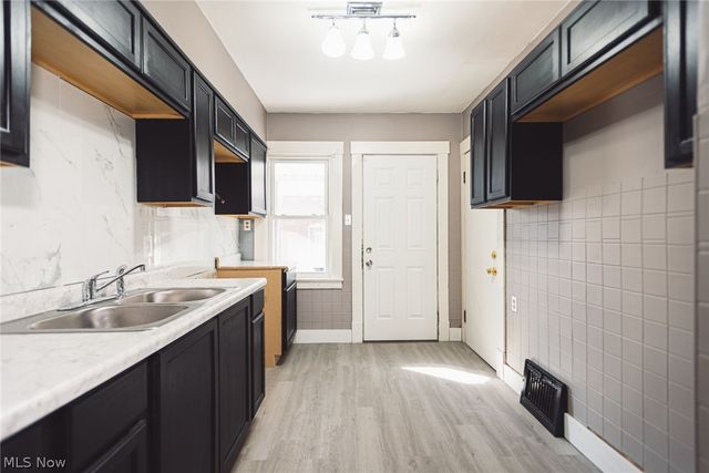 105 Manchester Avenue, Youngstown, OH 44509