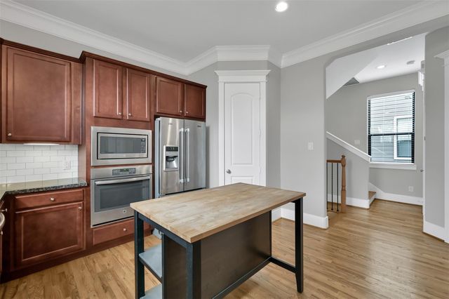 910 W 20th Street, Houston, TX 77008