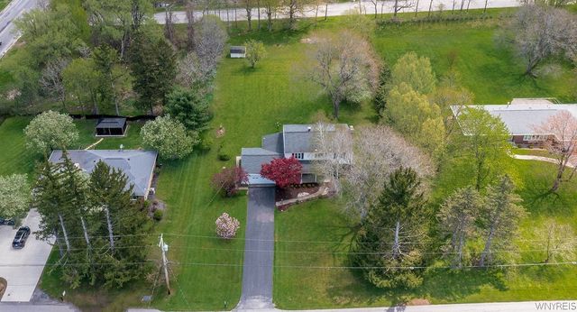 5225 Brookfield Lane, Clarence, NY 14031