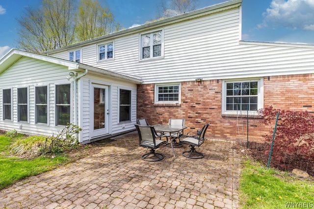 5225 Brookfield Lane, Clarence, NY 14031