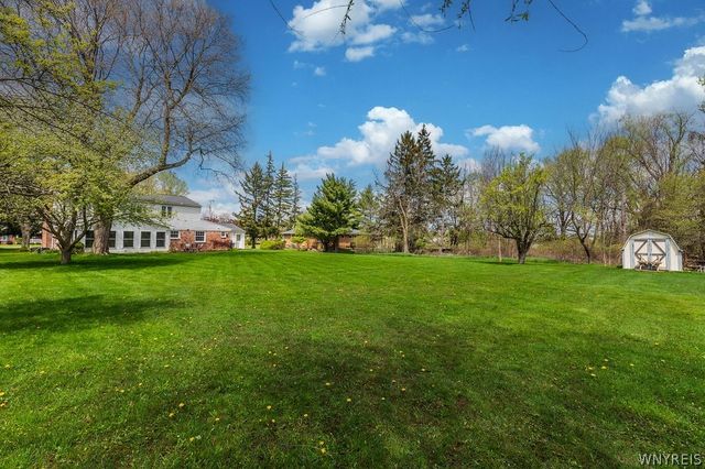 5225 Brookfield Lane, Clarence, NY 14031