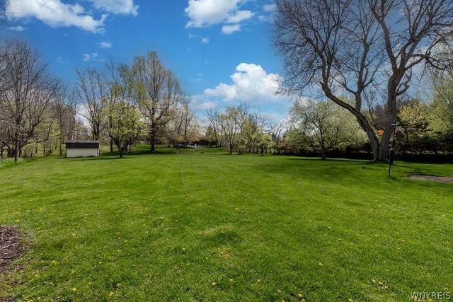 5225 Brookfield Lane, Clarence, NY 14031