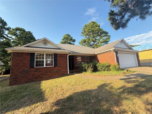 1022 E Norristown Circle, Russellville, AR 72802