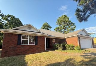 1022 E Norristown Circle, Russellville, AR 72802