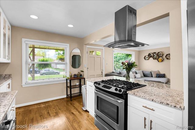 208 Girard Avenue, Royal Oak, MI 48073