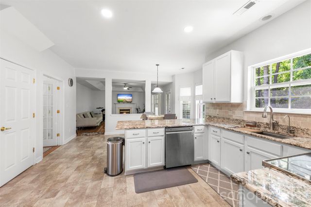5302 Fairgrove Lane, Harrisburg, NC 28075