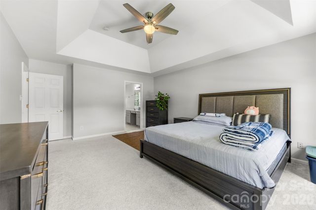 5302 Fairgrove Lane, Harrisburg, NC 28075