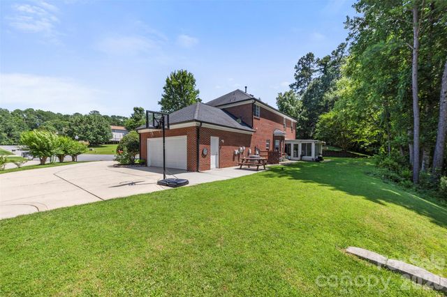 5302 Fairgrove Lane, Harrisburg, NC 28075