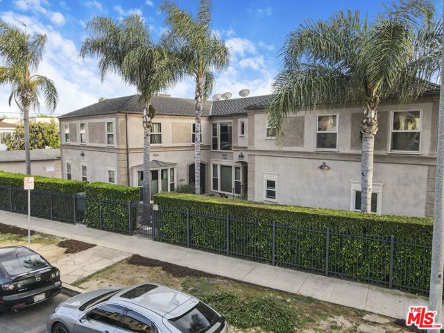 1202 S Cochran Avenue, Los Angeles, CA 90019
