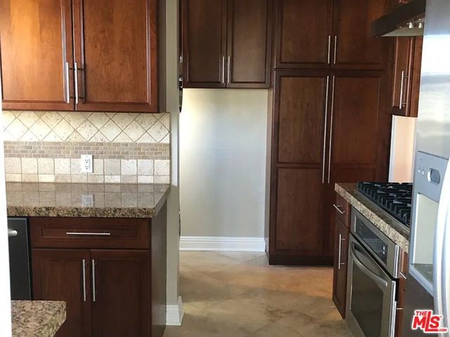1202 S Cochran Avenue, Los Angeles, CA 90019