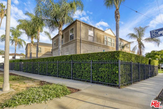 1202 S Cochran Avenue, Los Angeles, CA 90019