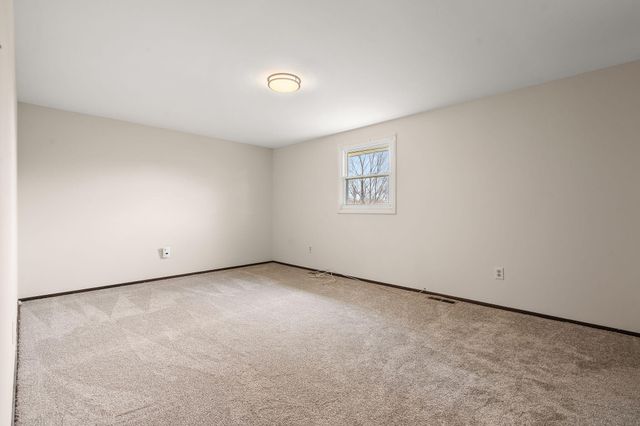 947 Iroquois Drive, Crown Point, IN 46307