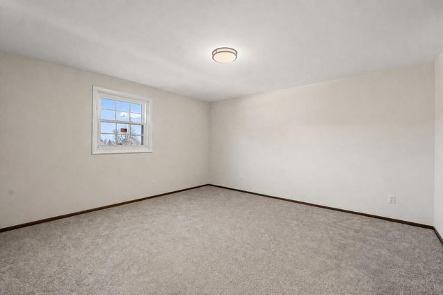 947 Iroquois Drive, Crown Point, IN 46307