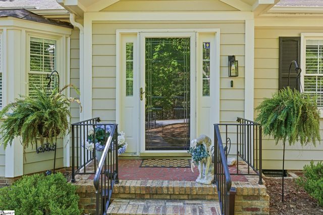 83 Forest Oaks Way, Spartanburg, SC 29307