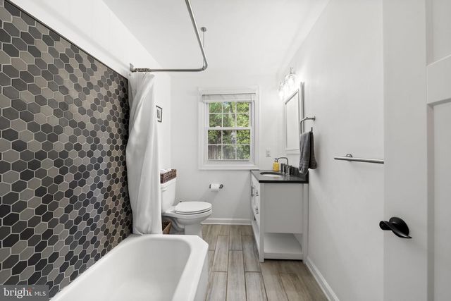 161 ROLLING RD, Bala Cynwyd, PA 19004