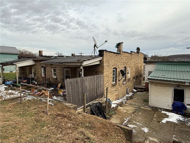 621 Bessemer Ave, Twp Of But Sw, PA 16045