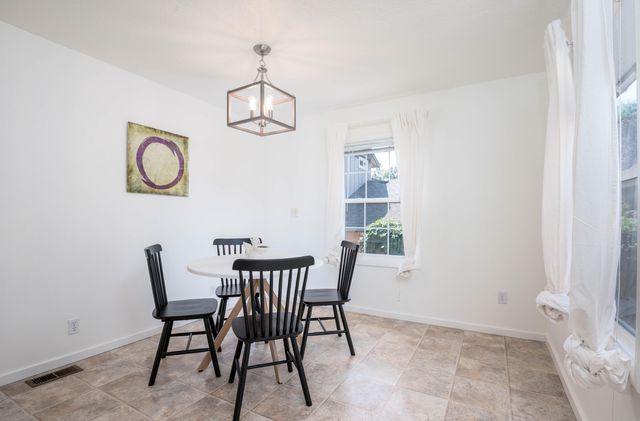 1527 NW 10th Street, Bend, OR 97703
