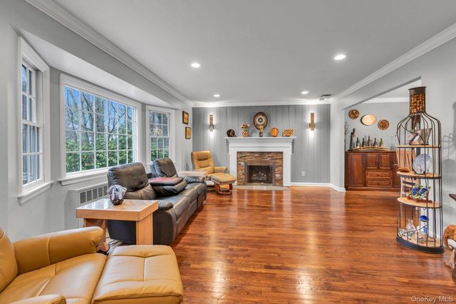 64 Bankside Drive, Centerport, NY 11721