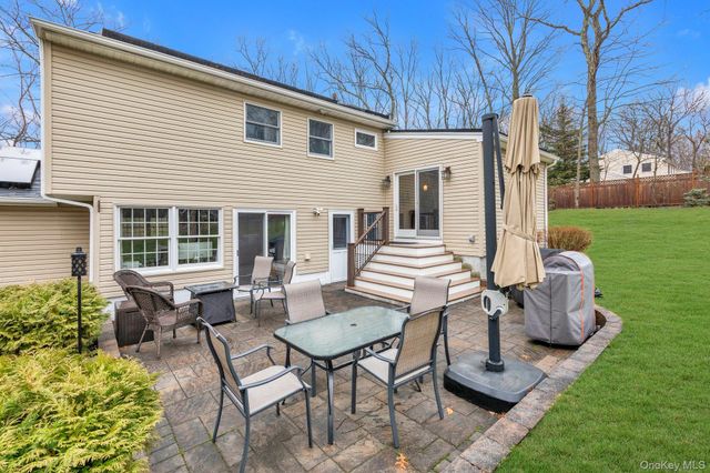 64 Bankside Drive, Centerport, NY 11721