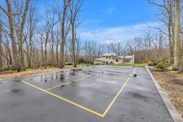 64 Bankside Drive, Centerport, NY 11721