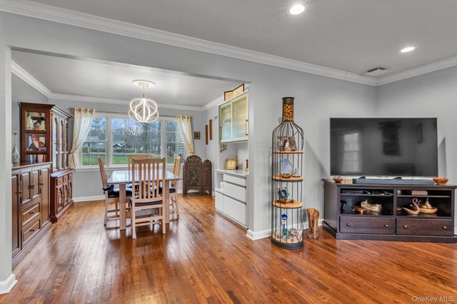 64 Bankside Drive, Centerport, NY 11721