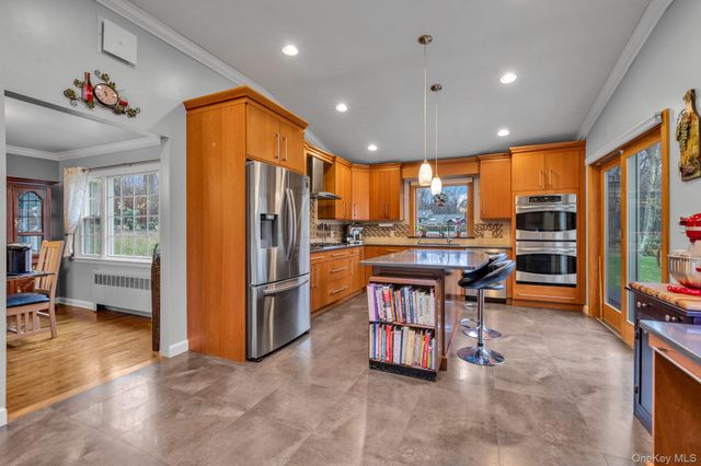 64 Bankside Drive, Centerport, NY 11721