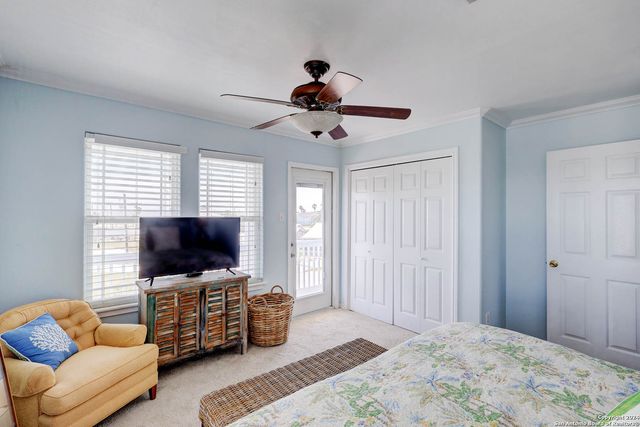4041 laguna shores, Corpus Christi, TX 78418