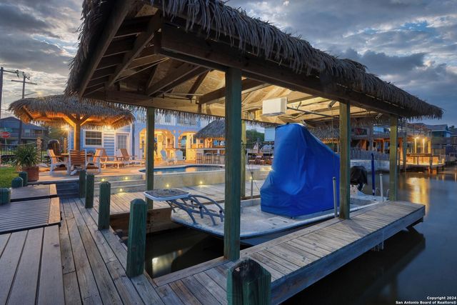 4041 laguna shores, Corpus Christi, TX 78418