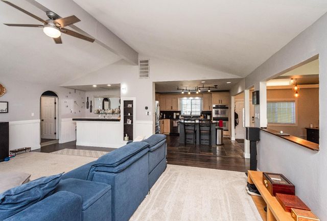 6837 Hazel Ave, Orangevale, CA 95662