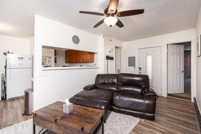 6837 Hazel Ave, Orangevale, CA 95662