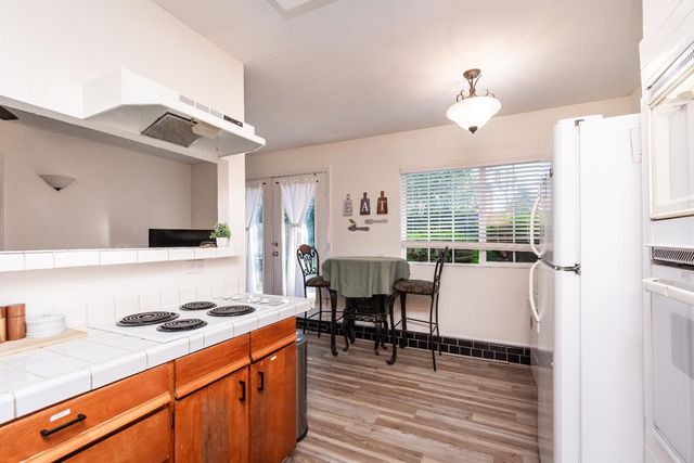 6837 Hazel Ave, Orangevale, CA 95662