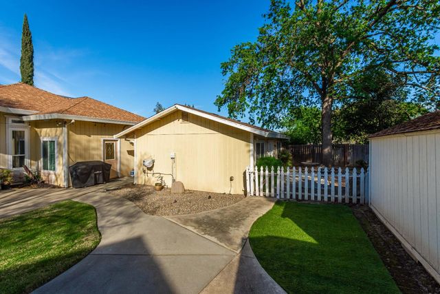 6837 Hazel Ave, Orangevale, CA 95662