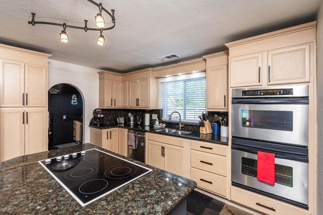 6837 Hazel Ave, Orangevale, CA 95662