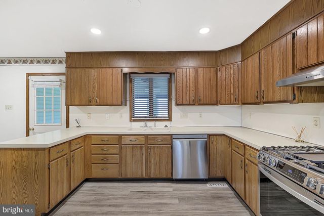 12 VICTORIA WAY, Camp Hill, PA 17011