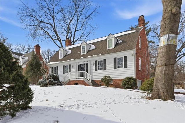 6834 Linden Street, Prairie Village, KS 66208