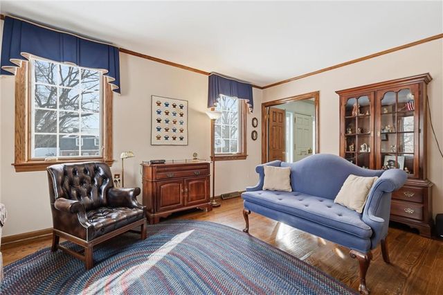 6834 Linden Street, Prairie Village, KS 66208