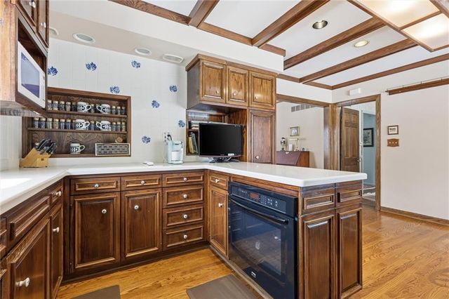 6834 Linden Street, Prairie Village, KS 66208