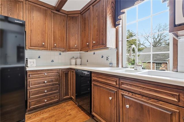 6834 Linden Street, Prairie Village, KS 66208