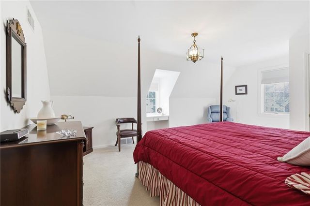 6834 Linden Street, Prairie Village, KS 66208