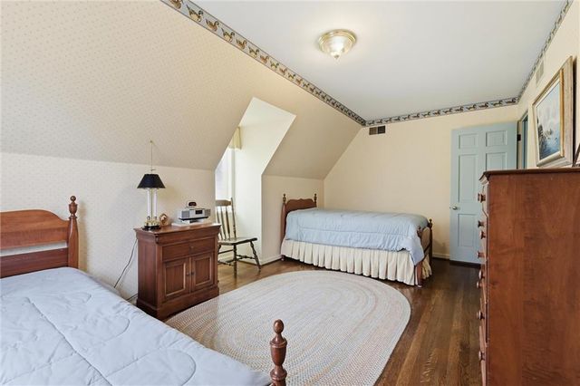 6834 Linden Street, Prairie Village, KS 66208