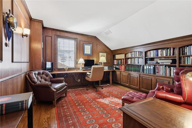 6834 Linden Street, Prairie Village, KS 66208