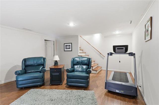 6834 Linden Street, Prairie Village, KS 66208